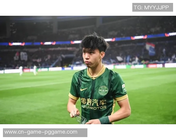 正式签约！与莱万同公司，王钰栋敞开新篇章，下一站德甲？